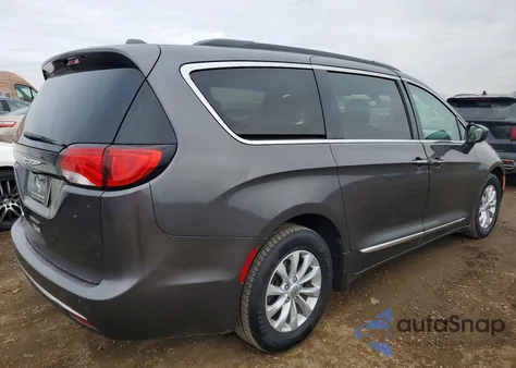 2017 Chrysler Pacifica Touring L z USA, uszkodzony, nr VIN 2C4RC1BG9HR795291